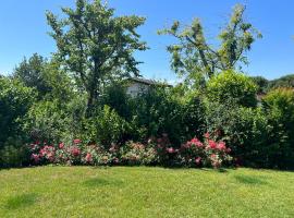 Steba House Savani Barbara Foresteria Lombarda: Lonato'da bir Oda ve Kahvaltı