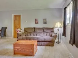 Cozy Youngstown Apartment with Central A and C and Heating