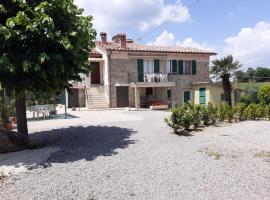 Costa del sole 42, hotel with parking in Cetona