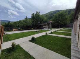 Ananuri Cottages, hotel a Ananuri