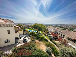 Bright Refurbished 3 Bedroom Townhouse ALI001, hotel in Ayamonte