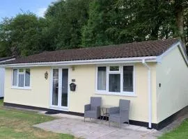 “Lemon Lodge” Bungalow in Liskeard, Cornwall (near Looe)