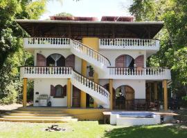 Casa Familia, hotel de playa en Cabo Matapalo