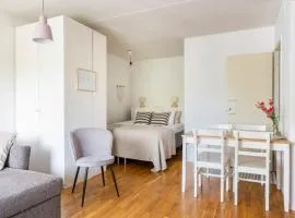 Yksiö saunalla ja patiolla