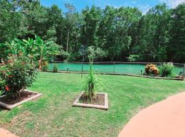 NEW! ManateeCove Main House Star5Vacations, villa in Weeki Wachee