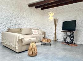 The Artist's Lodge, GcollectionGr, holiday rental in Kranidi