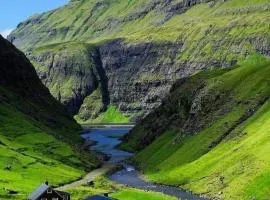 Cottage in Saksun