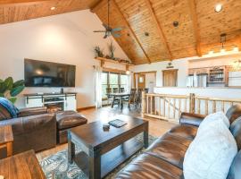 Water-View Home Half Mile to Table Rock Lake, Hotel in Green Forest