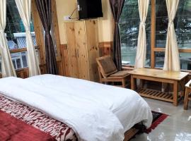 Hotel Hidden Heaven (HHH) Barot, hotel with parking in Barot 