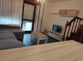 Duplex en Ris, hotel with parking in Noja