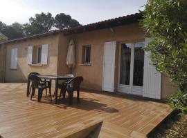 villa individuelle: Bagnols-sur-Cèze şehrinde bir otel