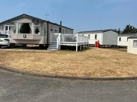 Beautiful caravan in Trecco Bay! 74 sycomore