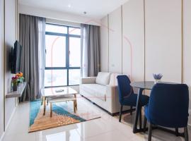 LUXURY CONDO RM99 HILL10 ICITY 2BD FREE PARKING, hotel v destinácii Kampong Padang Jawa