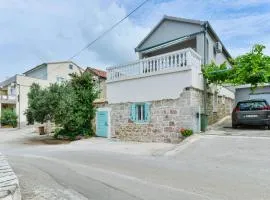 Holiday house with a parking space Pakostane, Biograd - 18982