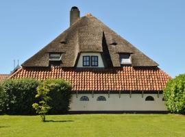 Lovely Holiday Home in Texel near Sea, prázdninový dům v destinaci Oost