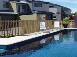 Moorhead Cove Beach Unit With pool Bermagui