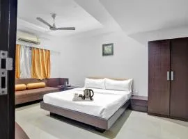 Super Townhouse Divya Palace