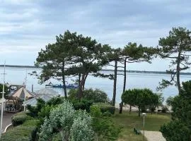 Appartement T3 Front de Mer avec Terrasse, Parking et Accès Direct Plage au Moulleau - FR-1-374-212