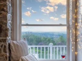 Zen Mountainside Retreat - Spa & Amazing Views!, hotel en Hagerstown