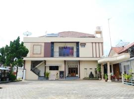 Homestay Griya Kinasih Syariah Pati Mitra RedDoorz, hotel v destinaci Pati