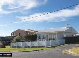 Wallaga Street Cottage - 9 Wallaga Street