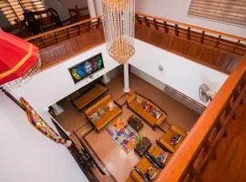 Parudeesa - Heavenly- Luxurious Palace look-Near CBD - Kerala - India with Breakfast