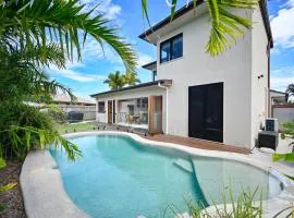 Stylish Beach Side Gem - pool, beach ZG7