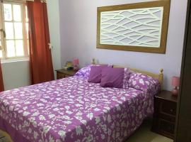 Bora Red Hibiscus Lodge: Bora Bora şehrinde bir kiralık tatil yeri