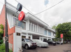 RedDoorz Syariah near Taman Air Mancur Bogor, parkolóval rendelkező hotel Bogorban