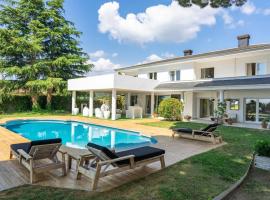 Luxury Villa Buena Vista Pool and Garden – hotel w mieście Arenys de Munt