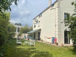 Maison 300 M2 avec cinéma à 20 min de Paris, vila v mestu Saint-Maur-des-Fossés