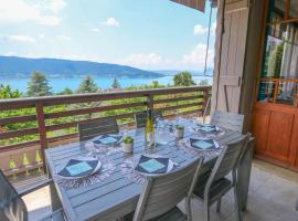 La Villa des Grillons, outstanding lake view and private garden - LLA Selections by Location Lac Annecy, vila di Veyrier-du-Lac