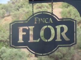 Finca Flor, bed & breakfast i Canillas de Albaida