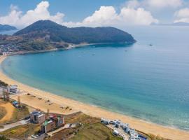 Geoje Wave Hotel & Pension, hotel en Geoje