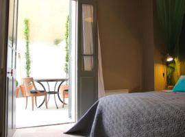 Les Cachettes, hotel v Avignonu