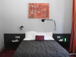 Hôtel Latino Reims Centre, hotel dicht bij: Militaire vliegbasis Reims – Champagne - RHE, Reims