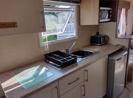 Swanage Coastal Park Hideaway, area glamping di Swanage