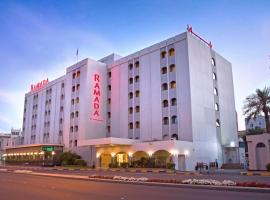 Ramada by Wyndham Bahrain, hotel med parkering i Manama