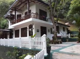 Villa25 Homestay free pick up from the center, hotel barato en Kandy