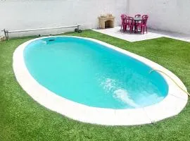 Location maison avec piscine privée.