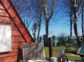 Escape to a Clifftop Chalet with pool and tennis onsite - 1A Kingsdown Holiday Park、Kingsdownの別荘