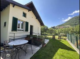 Ema Home – Lake Como, hotel u gradu Dizzasco