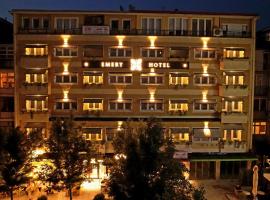 Emery Hotel: Priştine'de bir otel