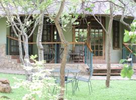 Twin bed lodge on natural African bush - 2111, apartmán v destinaci Bulawayo