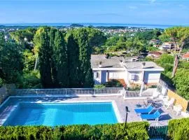 VILLA PANORAMICA CON PISCINA E GIARDINO PER 6 A MINTURNO