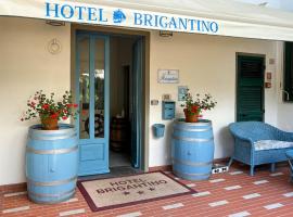 Hotel Brigantino, hôtel à Procchio