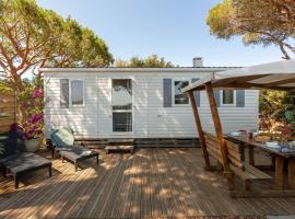 L Arbousier, mobil-home vue dégagée sur la mer, cottage à Hyères