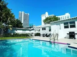 Oia House Brickell Beach 10 minutes Pool Location