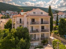 Apartments Lonzor, hotel in Selce