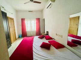 Rose Garden home stay Thrissur, hotelli kohteessa Thrissur